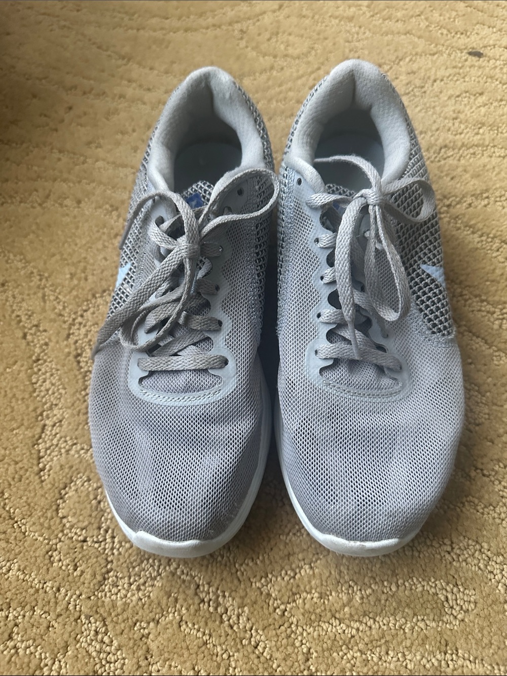Nike Women's Light Gray Mesh Athletic Sneakers